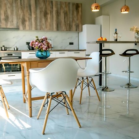 Miracle Luxury Apartments Peraía エクステリア 写真