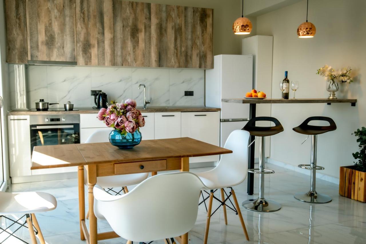 Miracle Luxury Apartments Peraía エクステリア 写真