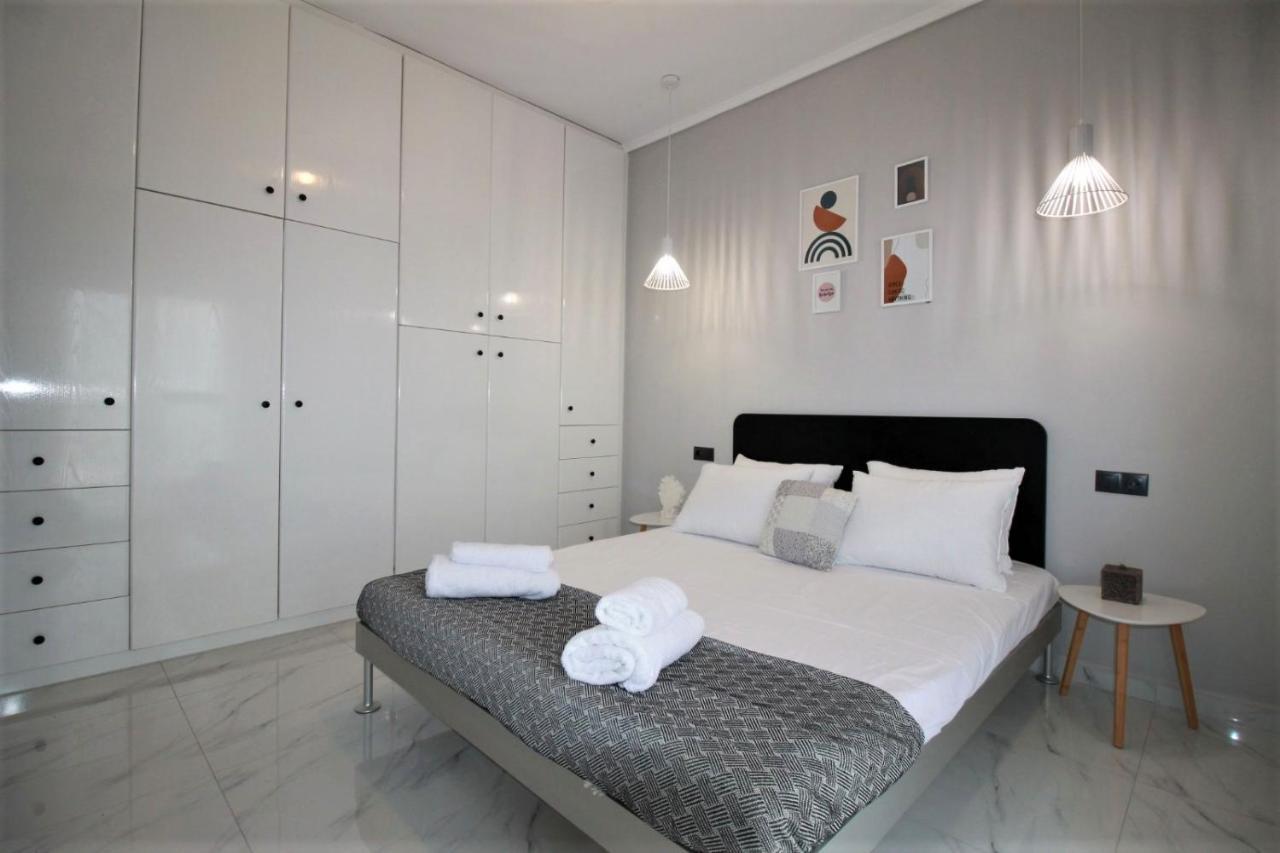 Miracle Luxury Apartments Peraía エクステリア 写真
