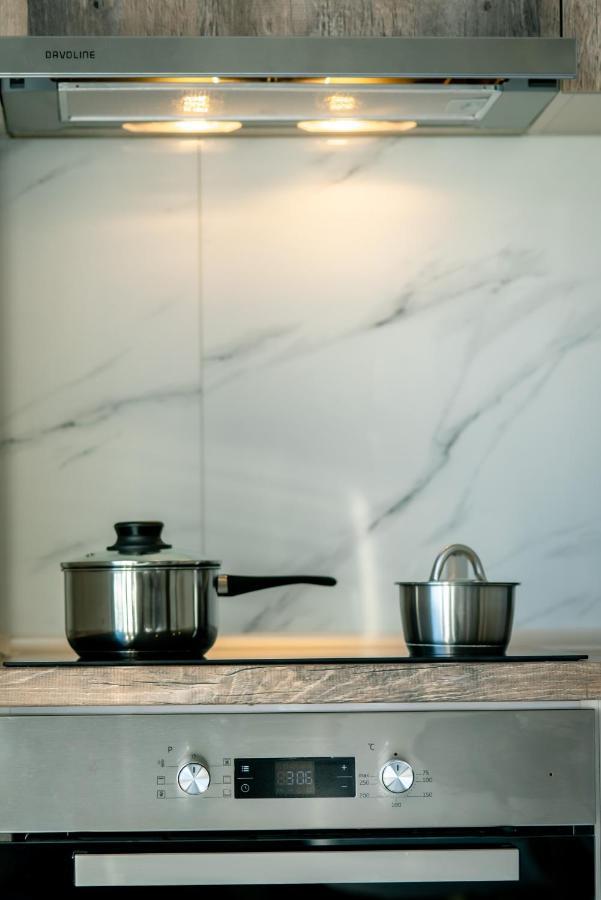 Miracle Luxury Apartments Peraía エクステリア 写真