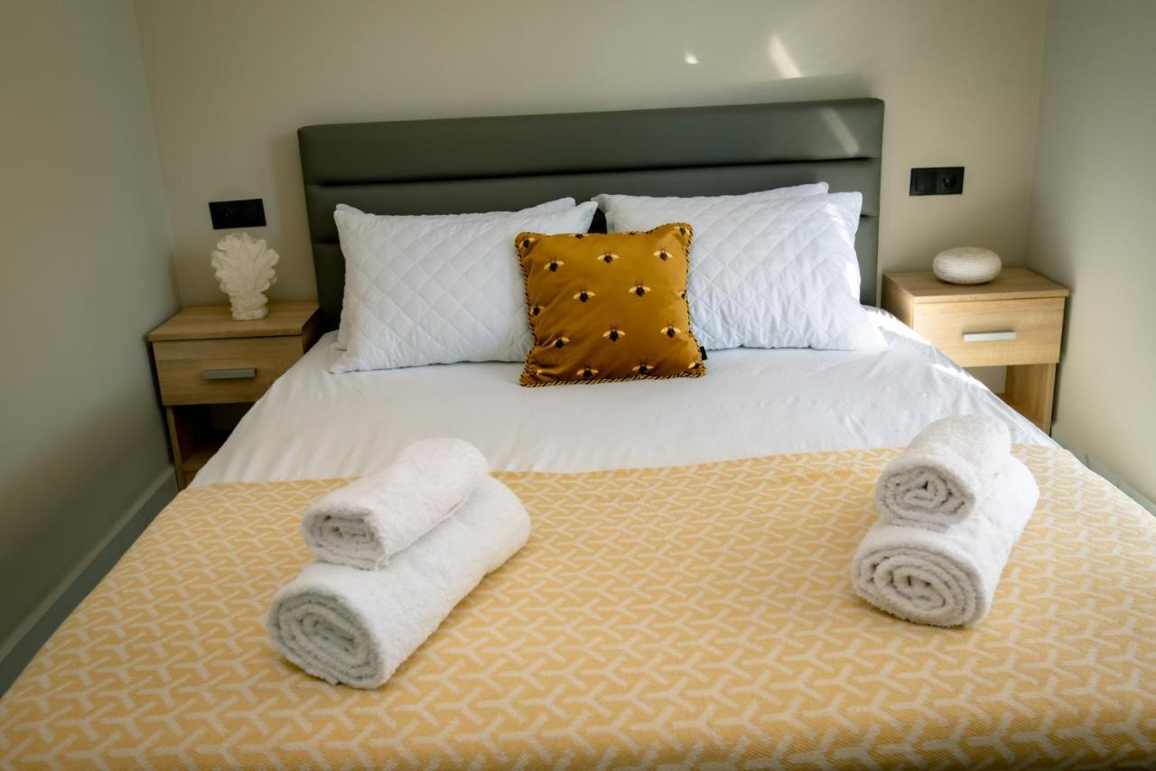Miracle Luxury Apartments Peraía エクステリア 写真