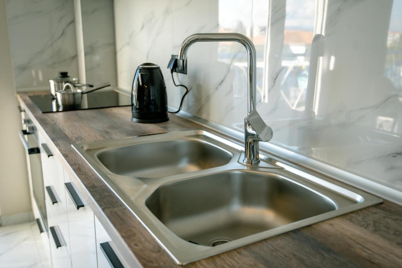 Miracle Luxury Apartments Peraía エクステリア 写真