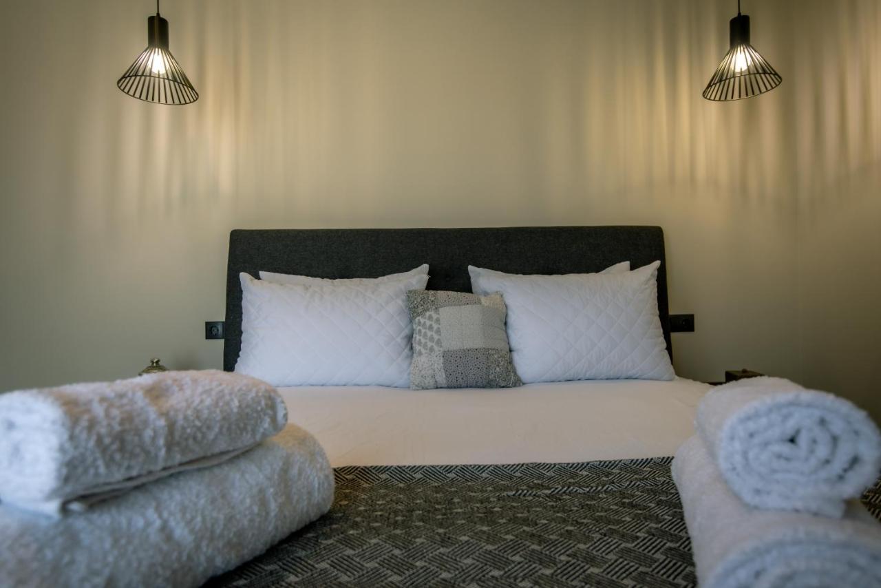 Miracle Luxury Apartments Peraía エクステリア 写真