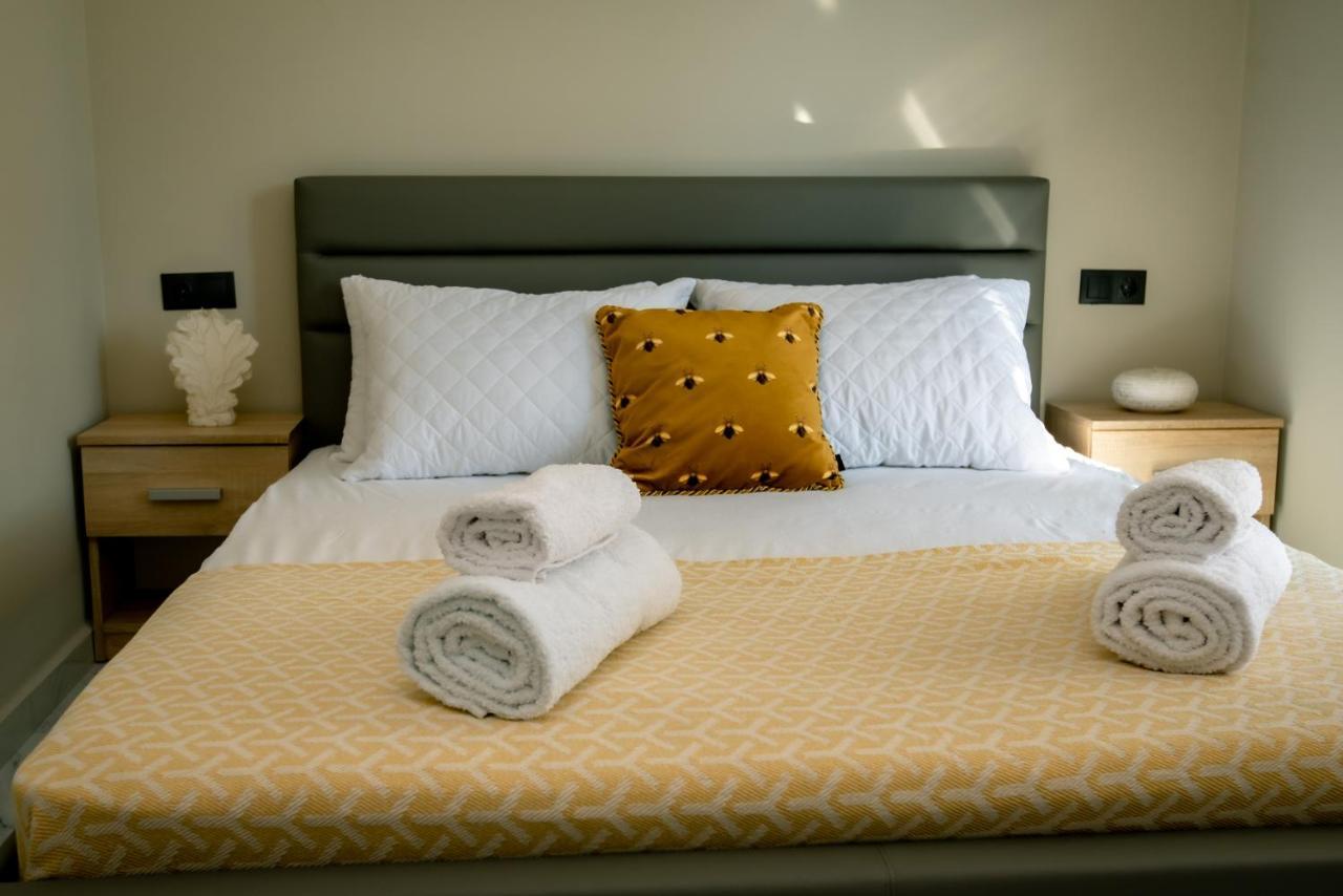 Miracle Luxury Apartments Peraía エクステリア 写真